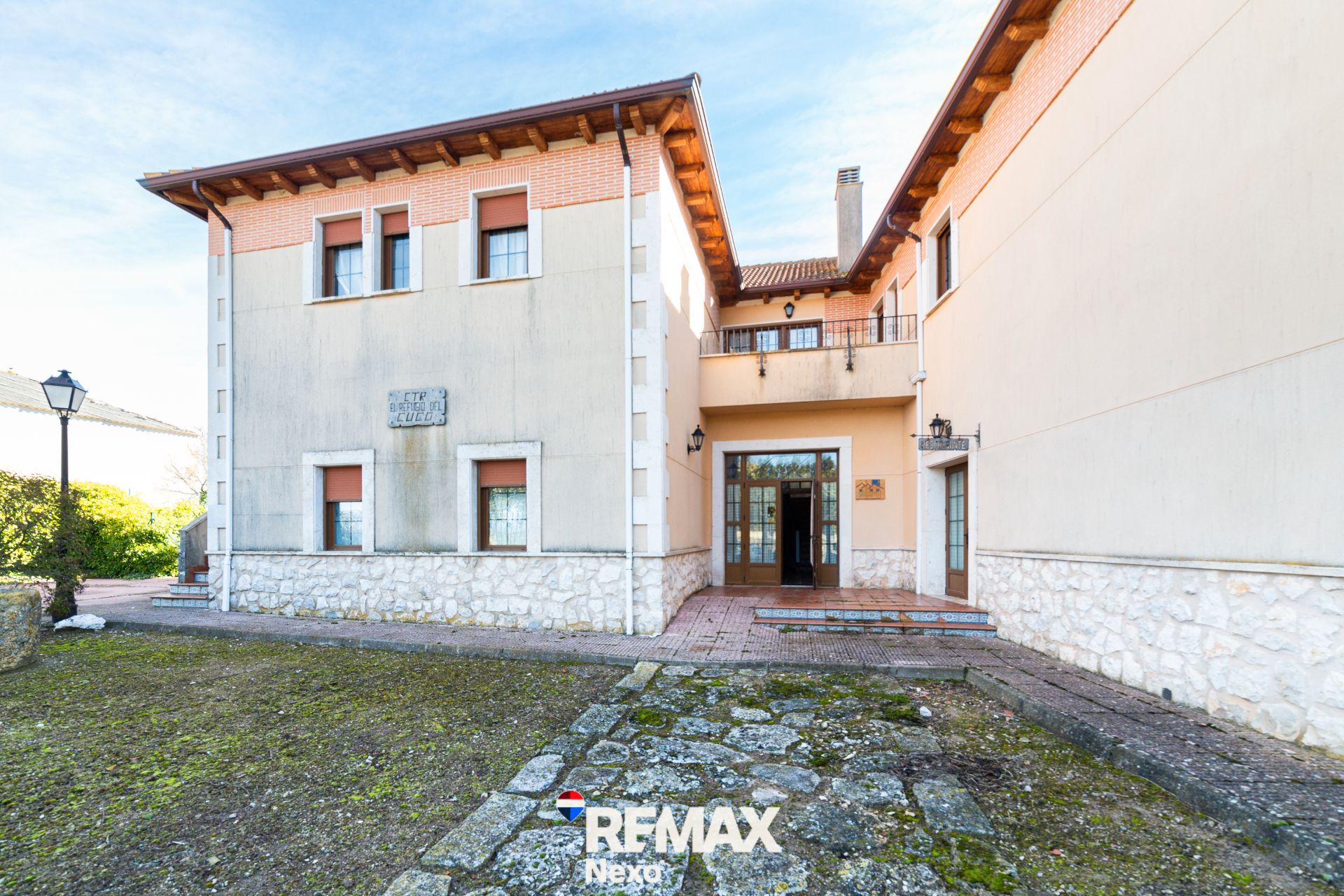 Vista exterior de Edifici en venda en San Llorente