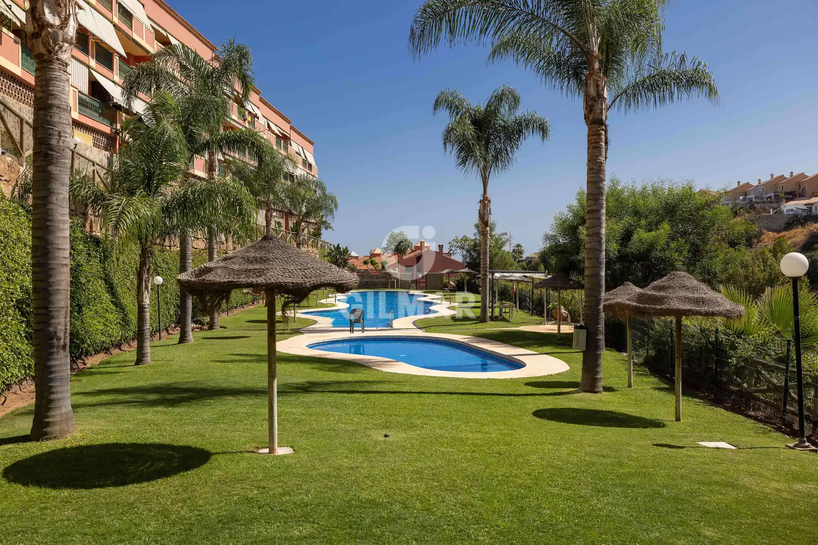 Jardín de Dúplex en venta en Fuengirola con Calefacción, Trastero y Piscina