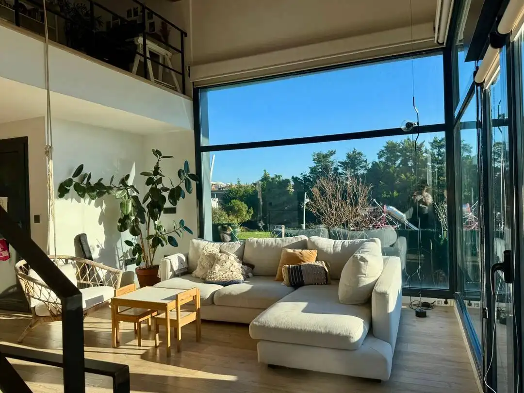 Wohnzimmer von Einfamilien-Reihenhaus zur Miete in Sopela mit Heizung und Abstellraum