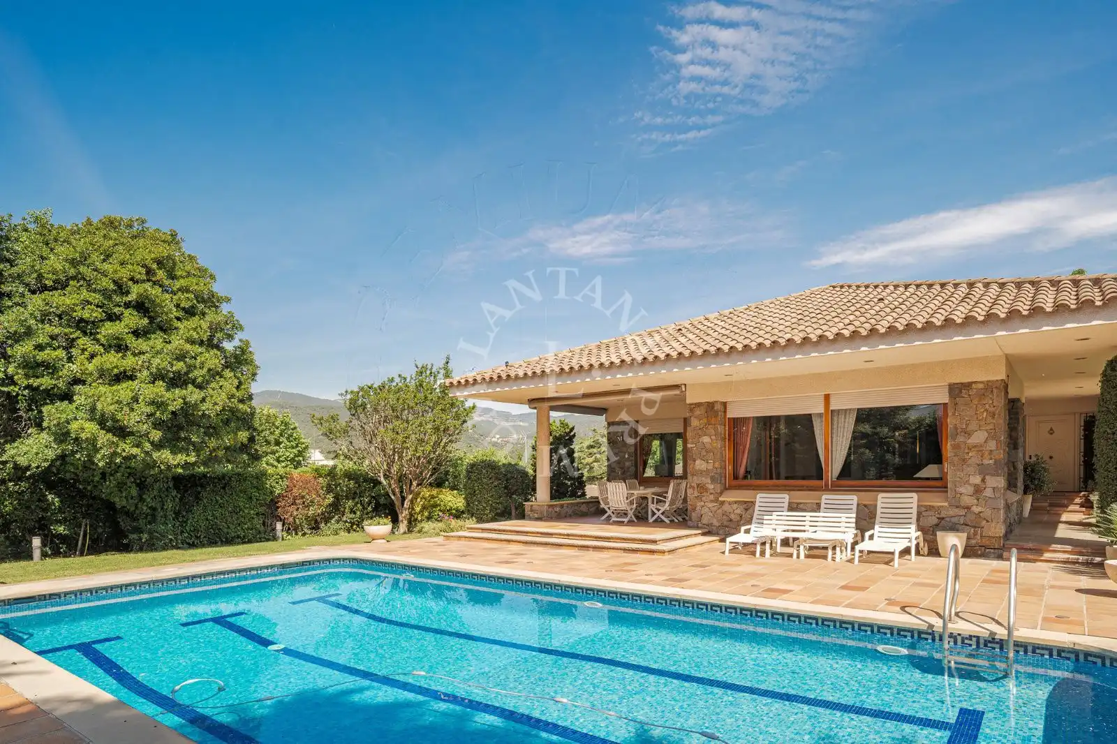 Vista exterior de Casa o chalet en venta en La Garriga