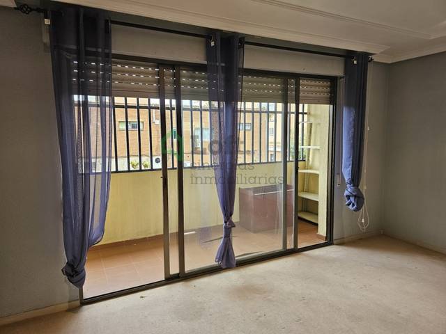 Local comercial en Venta en Avenida Sinforiano Madroñero en Valdepasillas - La Paz - Huerta Rosales