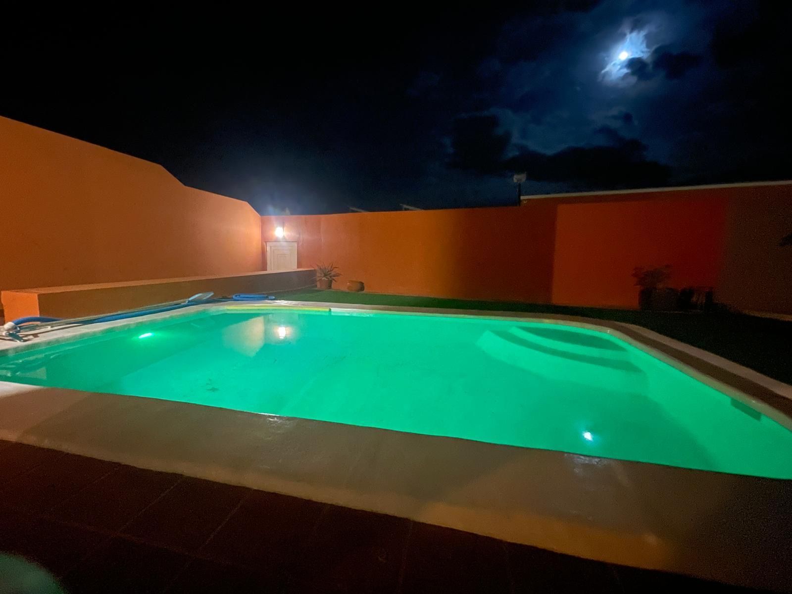 Swimming pool of Houses for sale in Puerto del Rosario