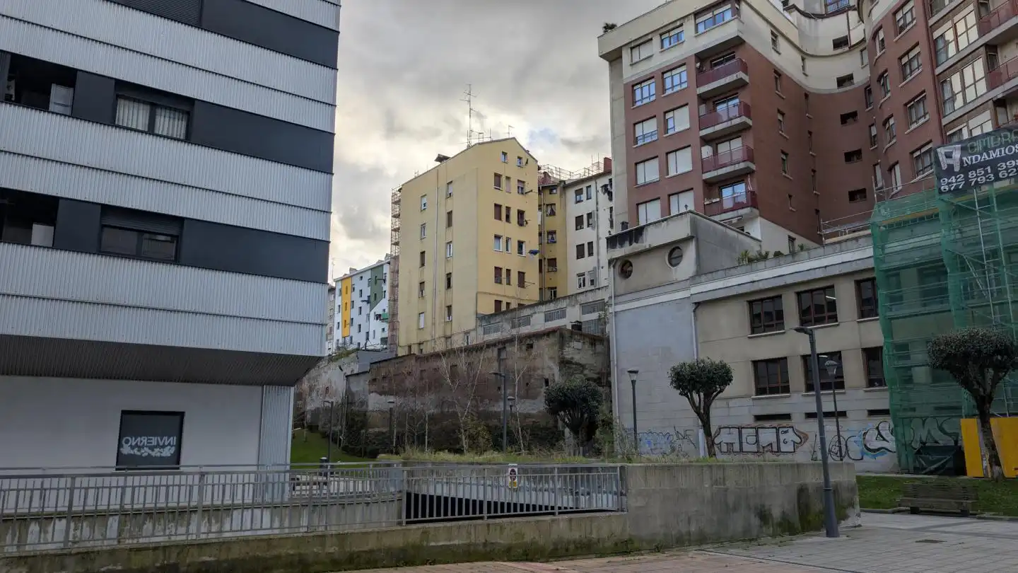 Planta baixa en venda a Altos Hornos de Vizcaya Hiribidea, Lasesarre