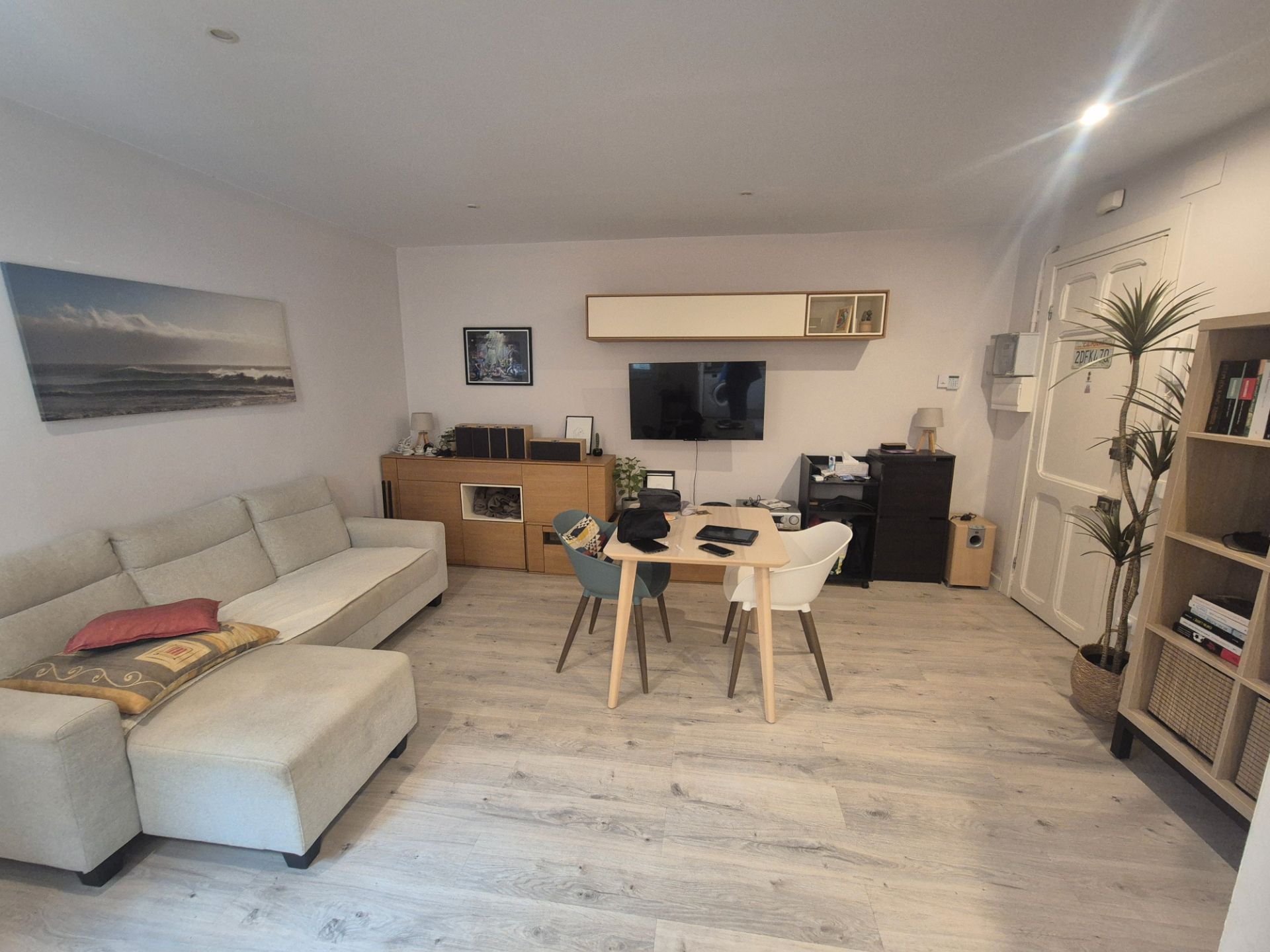 Sala d'estar de Pis de lloguer en L'Hospitalet de Llobregat amb Aire condicionat, Parquet i Forn