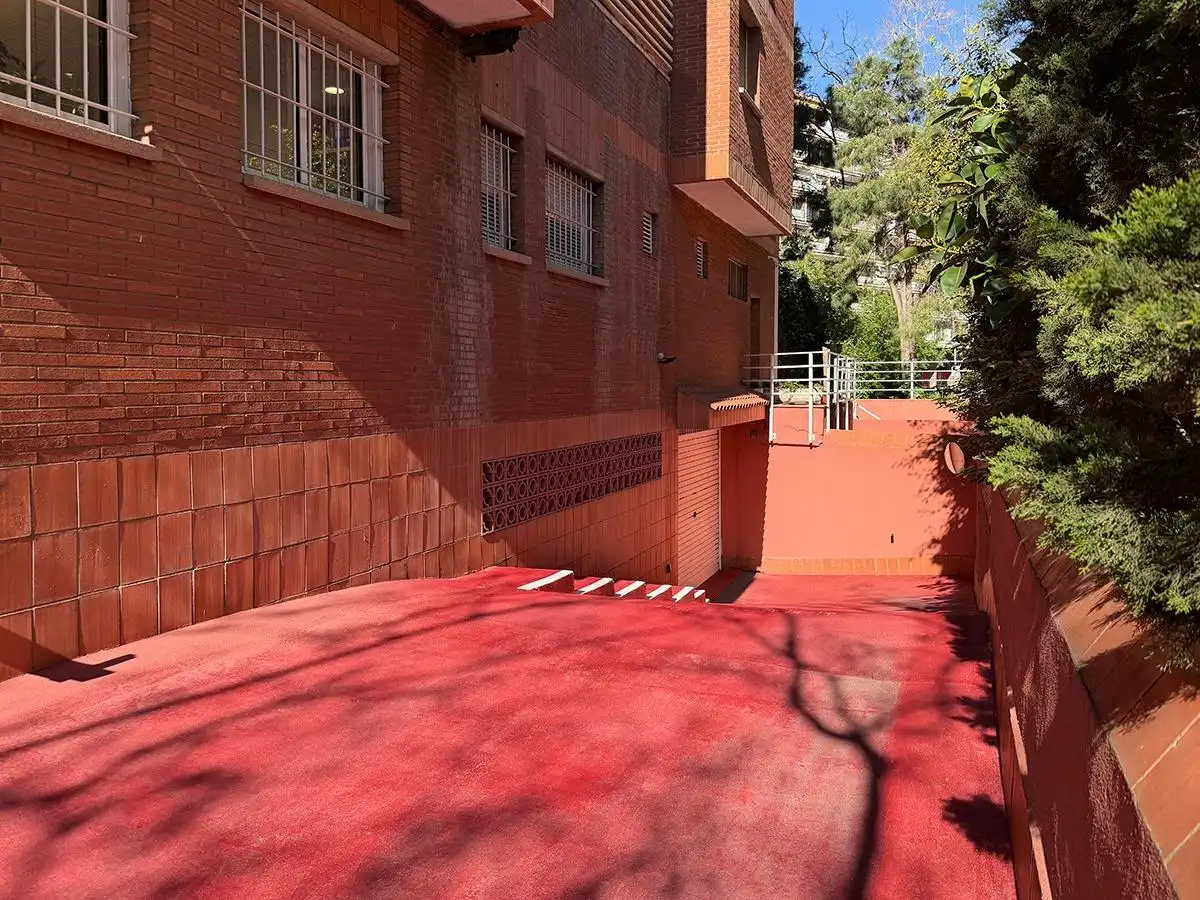 Vista exterior de Piso en venta en Barcelona con Aire acondicionado, Calefacción y Parquet