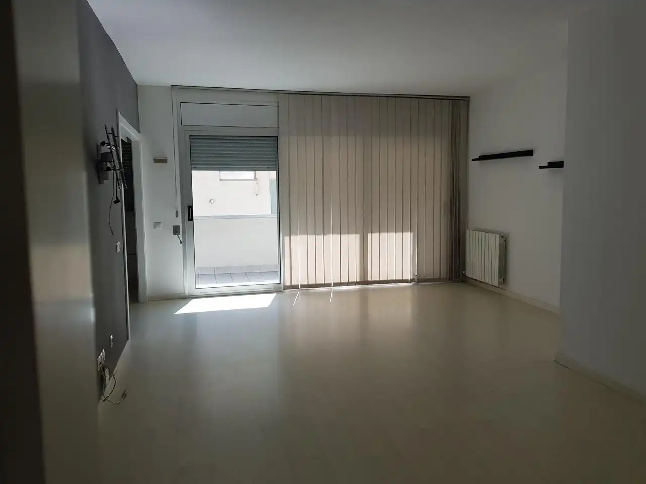 Living room of Ground floor for rent in Terrassa  with Air Conditioner and Heating