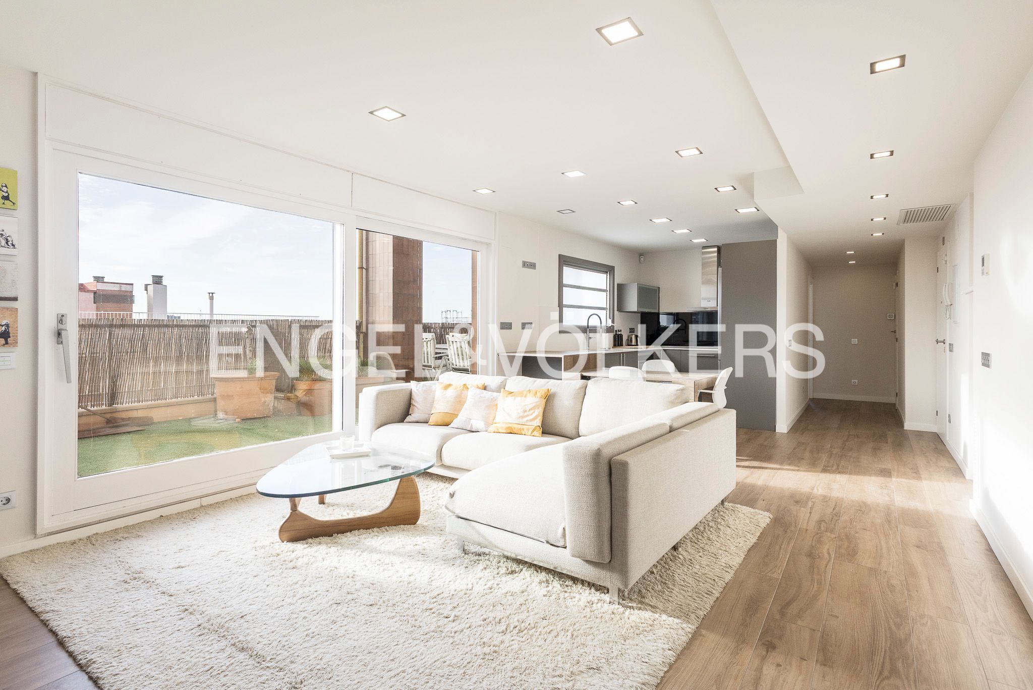 Sala d'estar de Àtic de lloguer en  Barcelona Capital amb Calefacció, Parquet i Terrassa