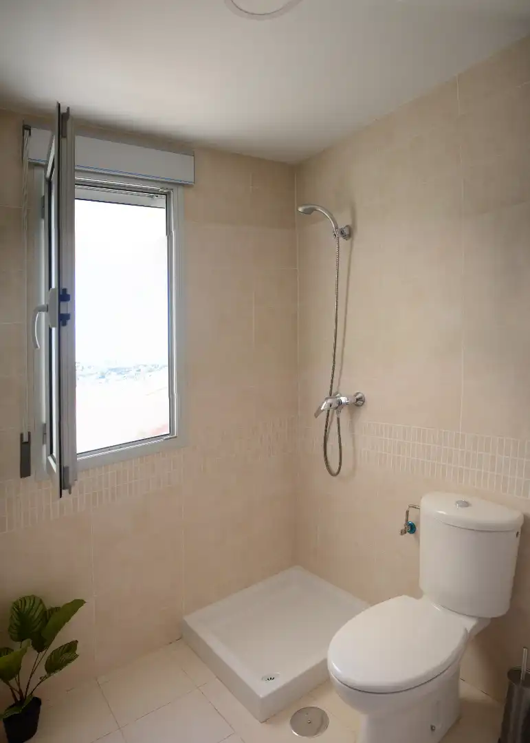 Bany de Apartament de lloguer en Láchar amb Aire condicionat, Calefacció i Terrassa