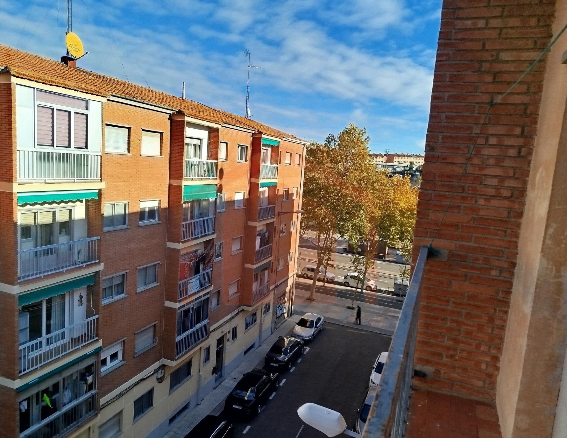 Vista exterior de Pis en venda en Salamanca Capital amb Balcó