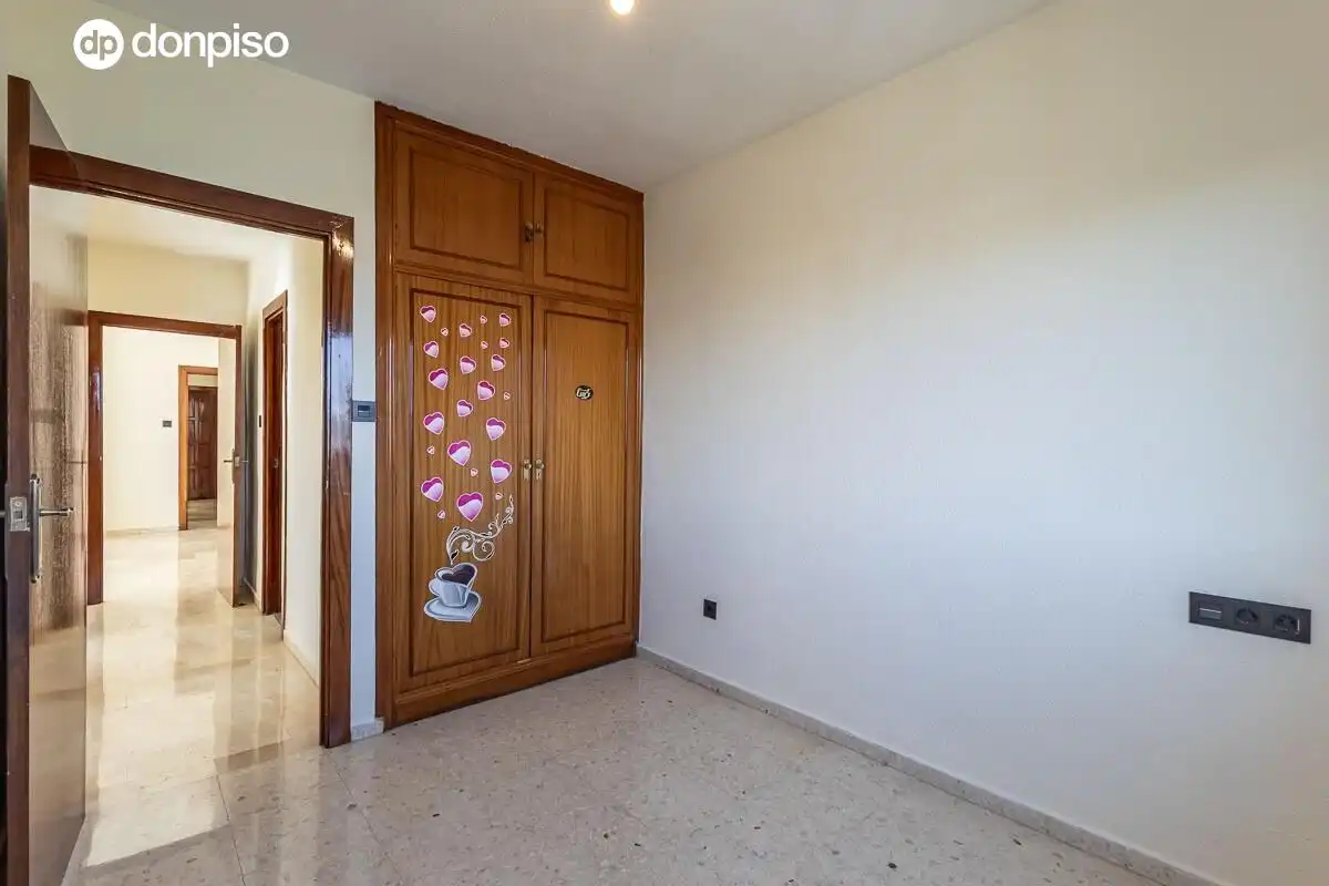 Flat for sale in Granada  with Air Conditioner, Heating and Terrace
