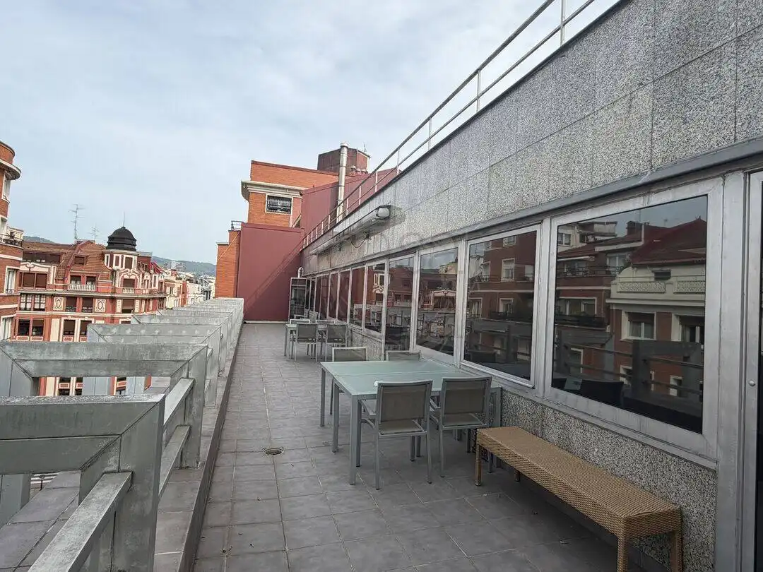 Office space with lift for sale in Licenciado Poza 55