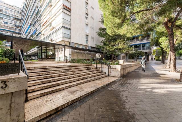 Piso en Venta en Calle de Guzmán El Bueno en Vallehermoso