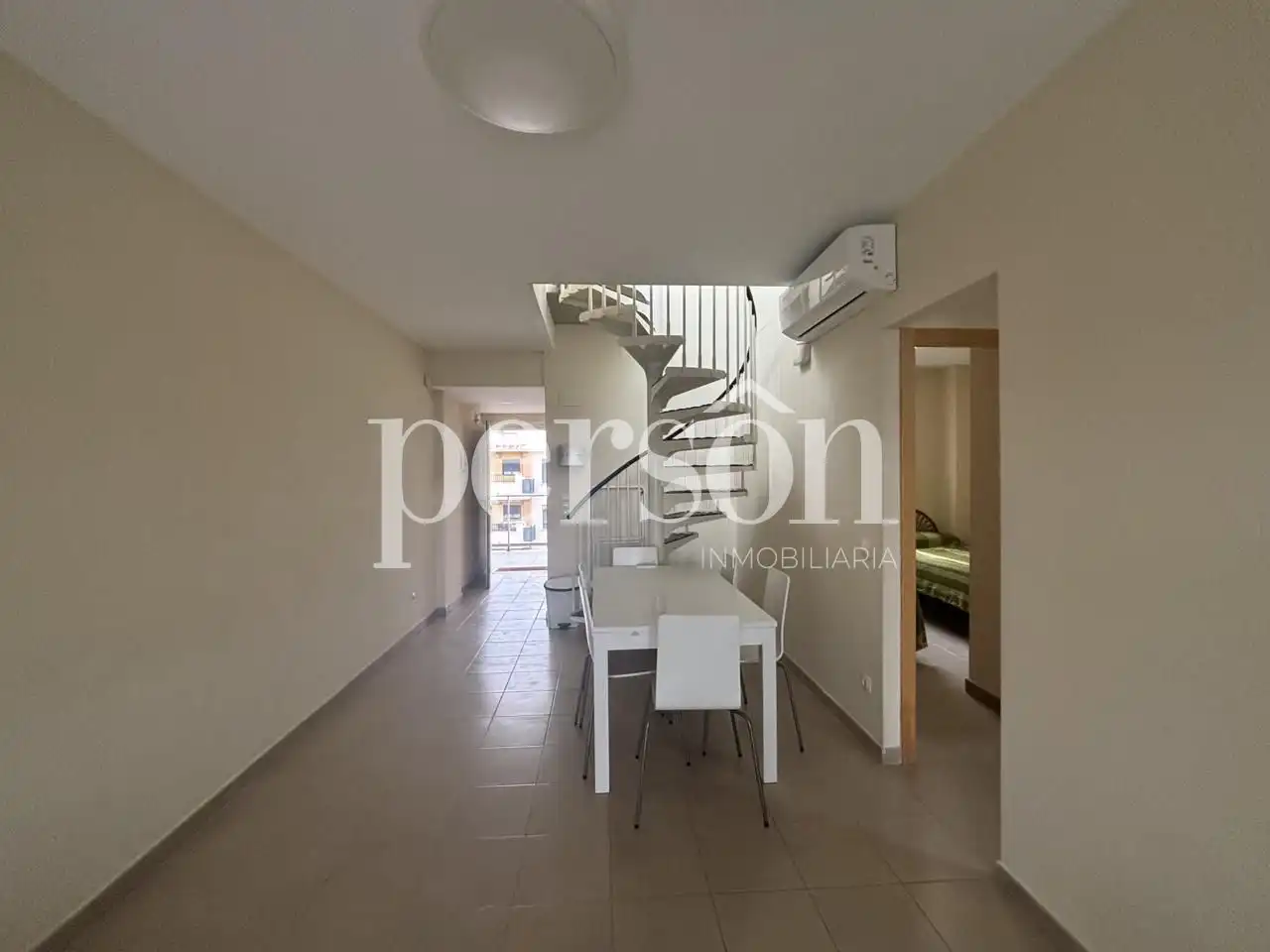 Maisonette zur Miete in Almenara mit Klimaanlage, Terrasse und Abstellraum