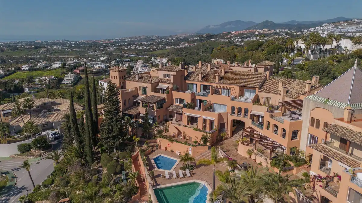 Duplex con piscina in vendita a Nueva Andalucía