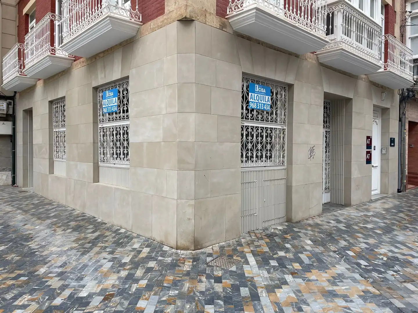Local comercial de lloguer a Calle Villamartín, imagen 2