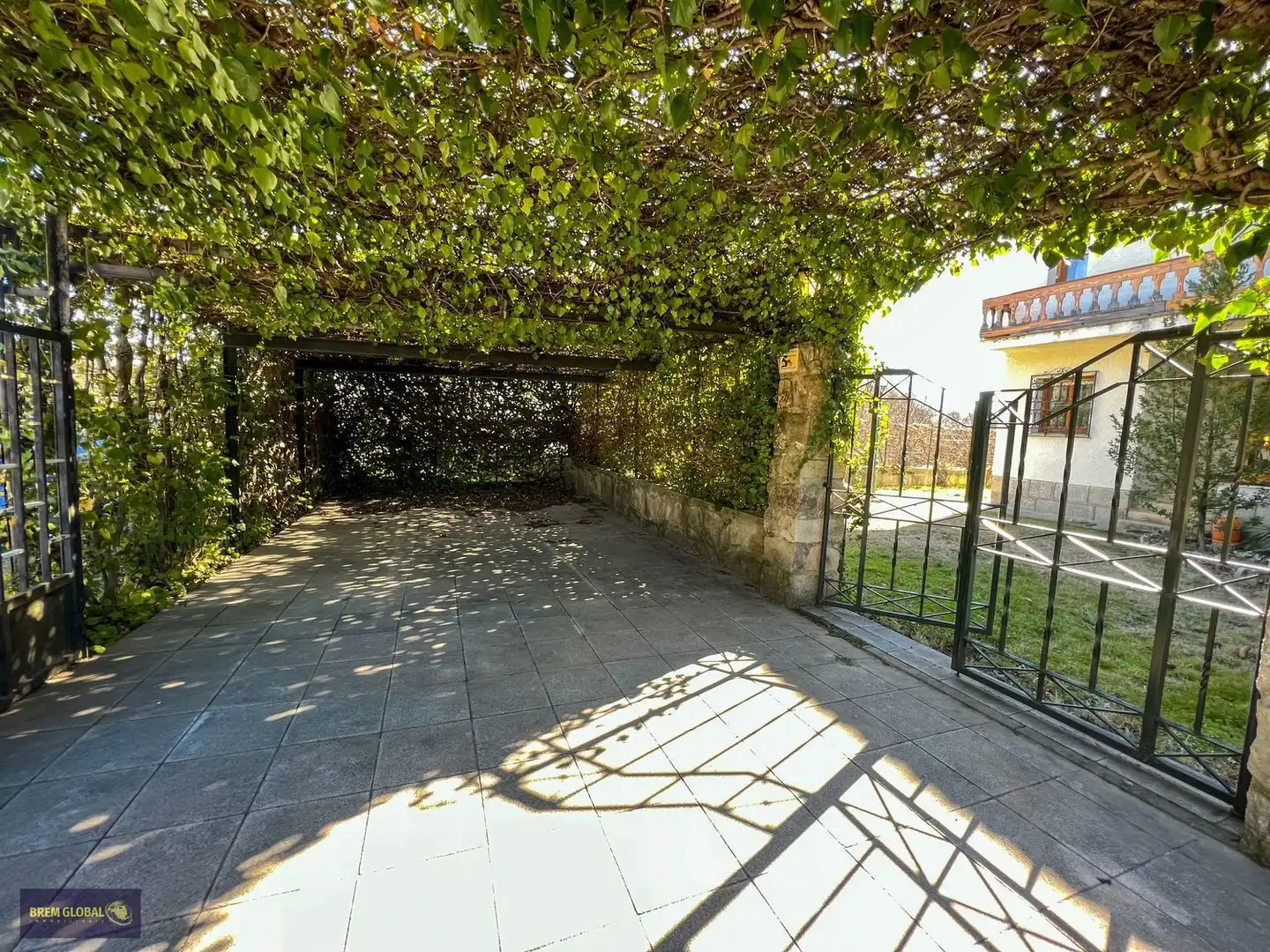 Terrassa de Casa o xalet en venda en La Cabrera amb Jardí privat, Terrassa i Traster