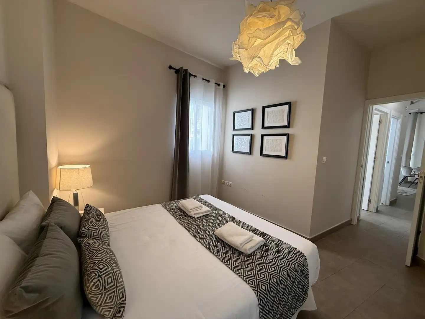 Schlafzimmer von Wohnung zur Miete in Valencia mit Klimaanlage, Heizung und Möbliert
