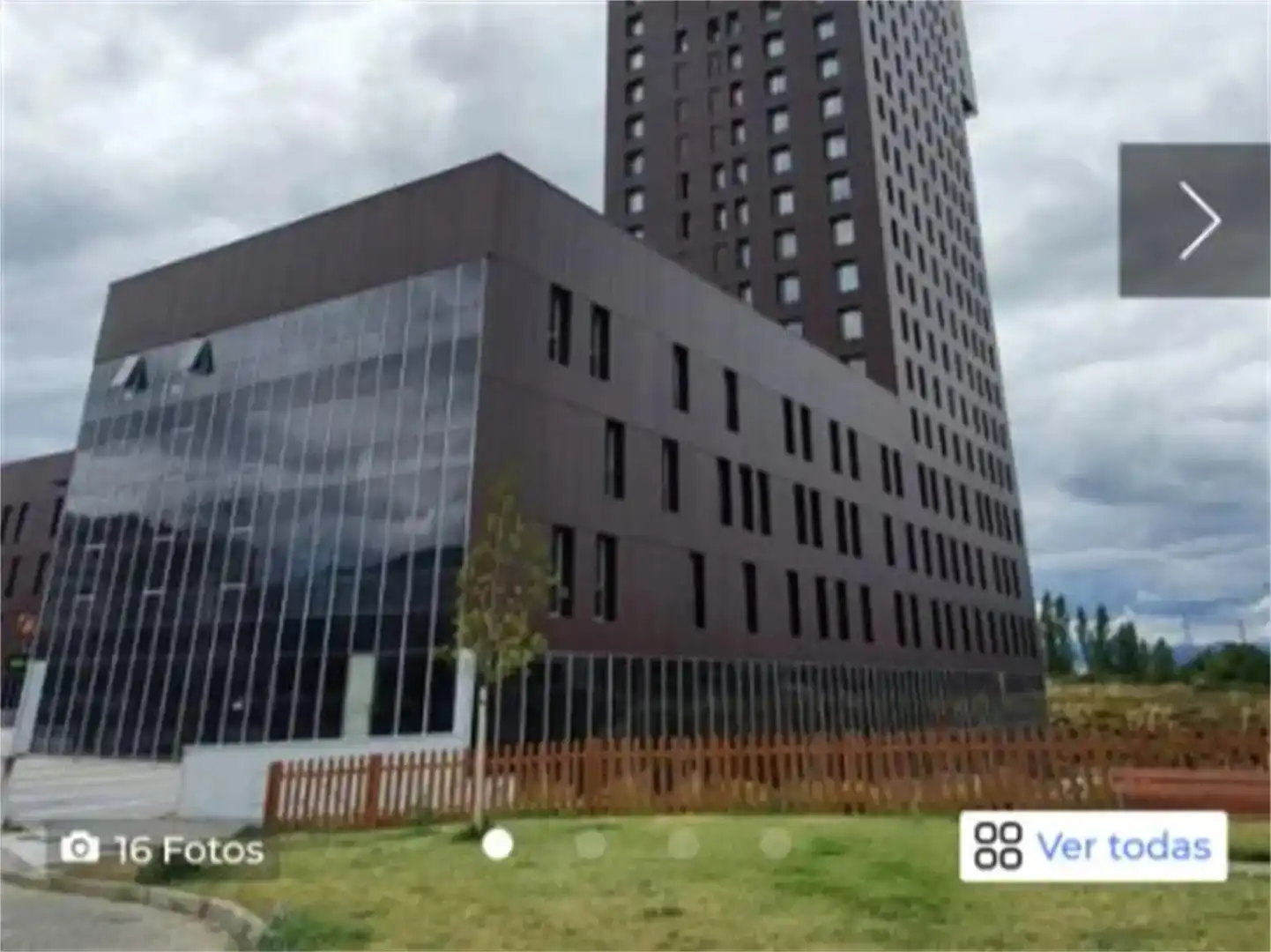 Vista exterior de Pis en venda en Ponferrada amb Aire condicionat, Jardí privat i Parquet