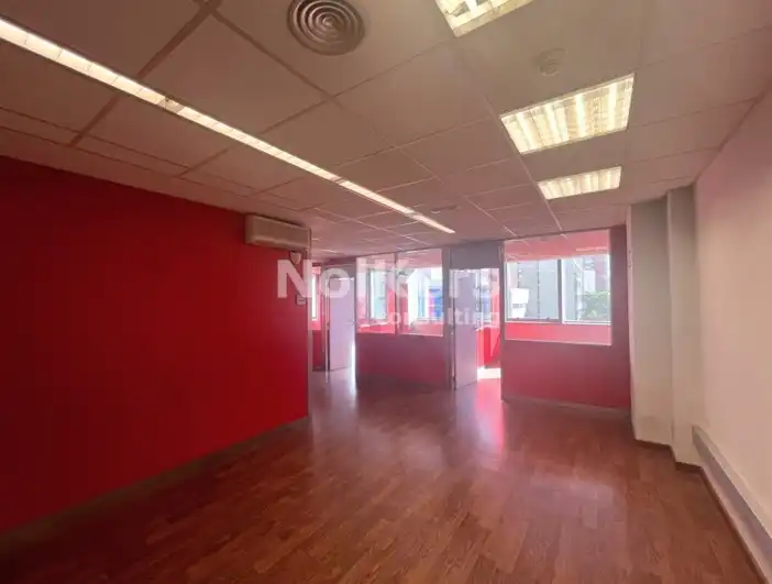 Office for sale in Barcelona  with Air Conditioner and Heating