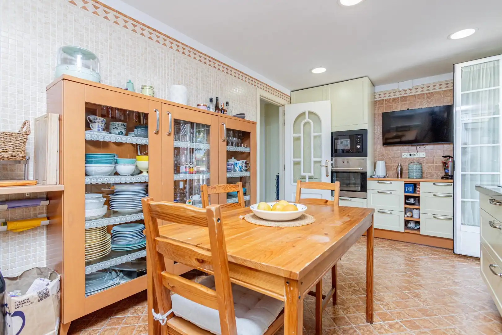 Cocina de Casa o chalet en venta en Madrid con Aire acondicionado, Calefacción y Jardín privado