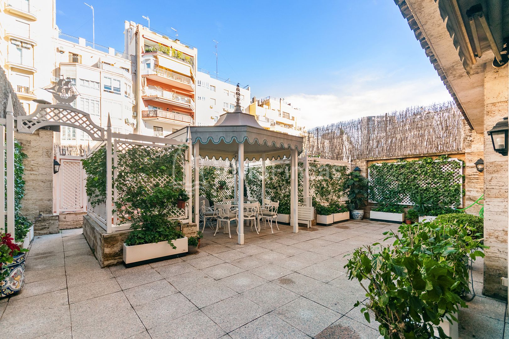 Terrassa de Pis de lloguer en  Barcelona Capital amb Aire condicionat, Calefacció i Parquet