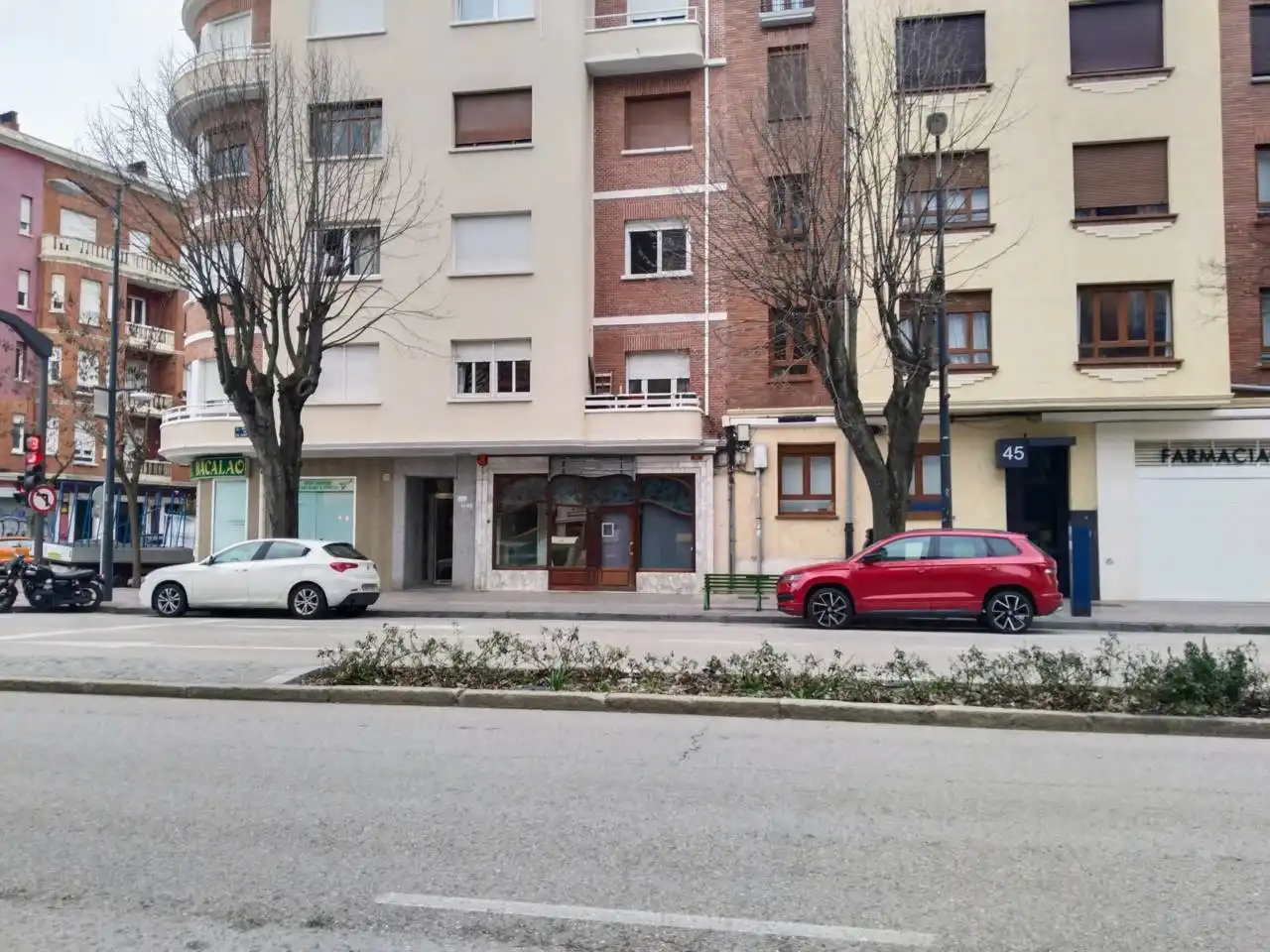 Local comercial en venta en Avenida Cid Campeador, imagen 4