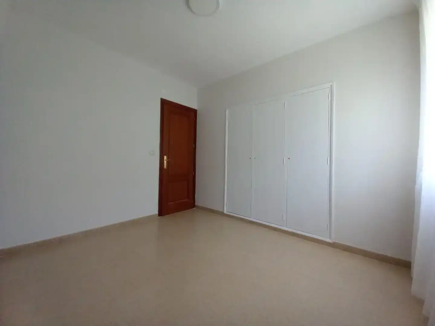 Bedroom of Flat for sale in  Sevilla Capital  with Air Conditioner and Balcony