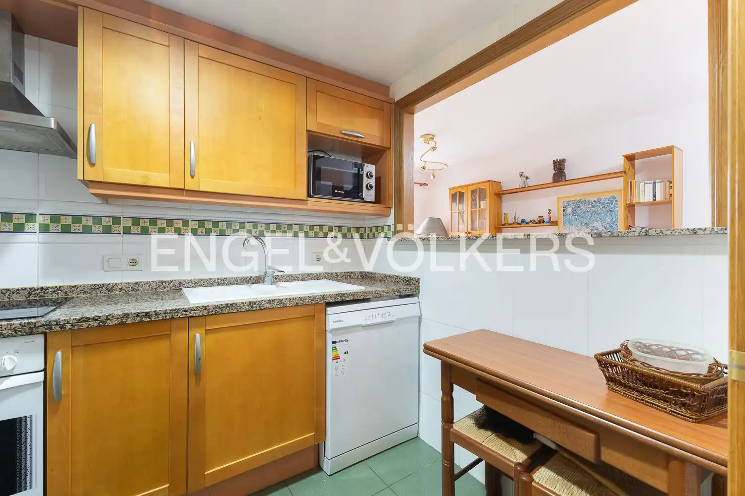 Cocina de Piso de alquiler en Valencia con Aire acondicionado, Calefacción y Jardín privado