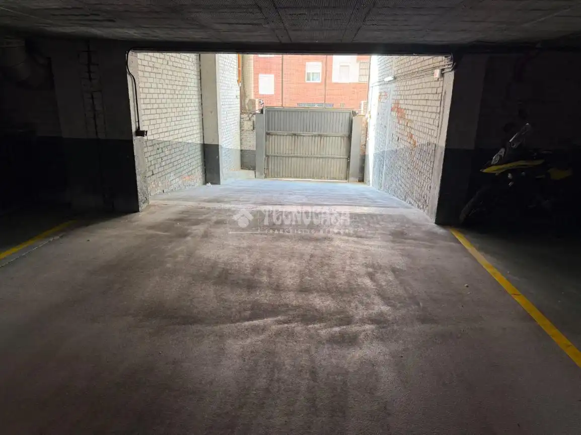 Aparcament de Pis en venda en Guadalajara amb Aire condicionat, Calefacció i Terrassa
