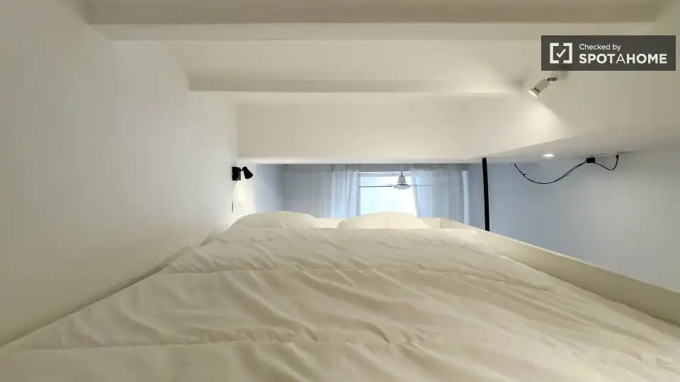 Habitación de Estudio para compartir en L'Hospitalet de Llobregat con Aire acondicionado y Terraza