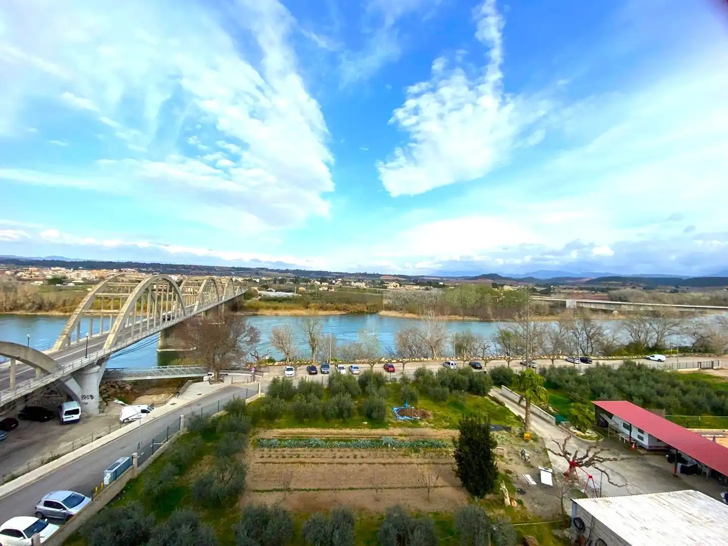 Vista exterior de Edificio en venta en Tarragona