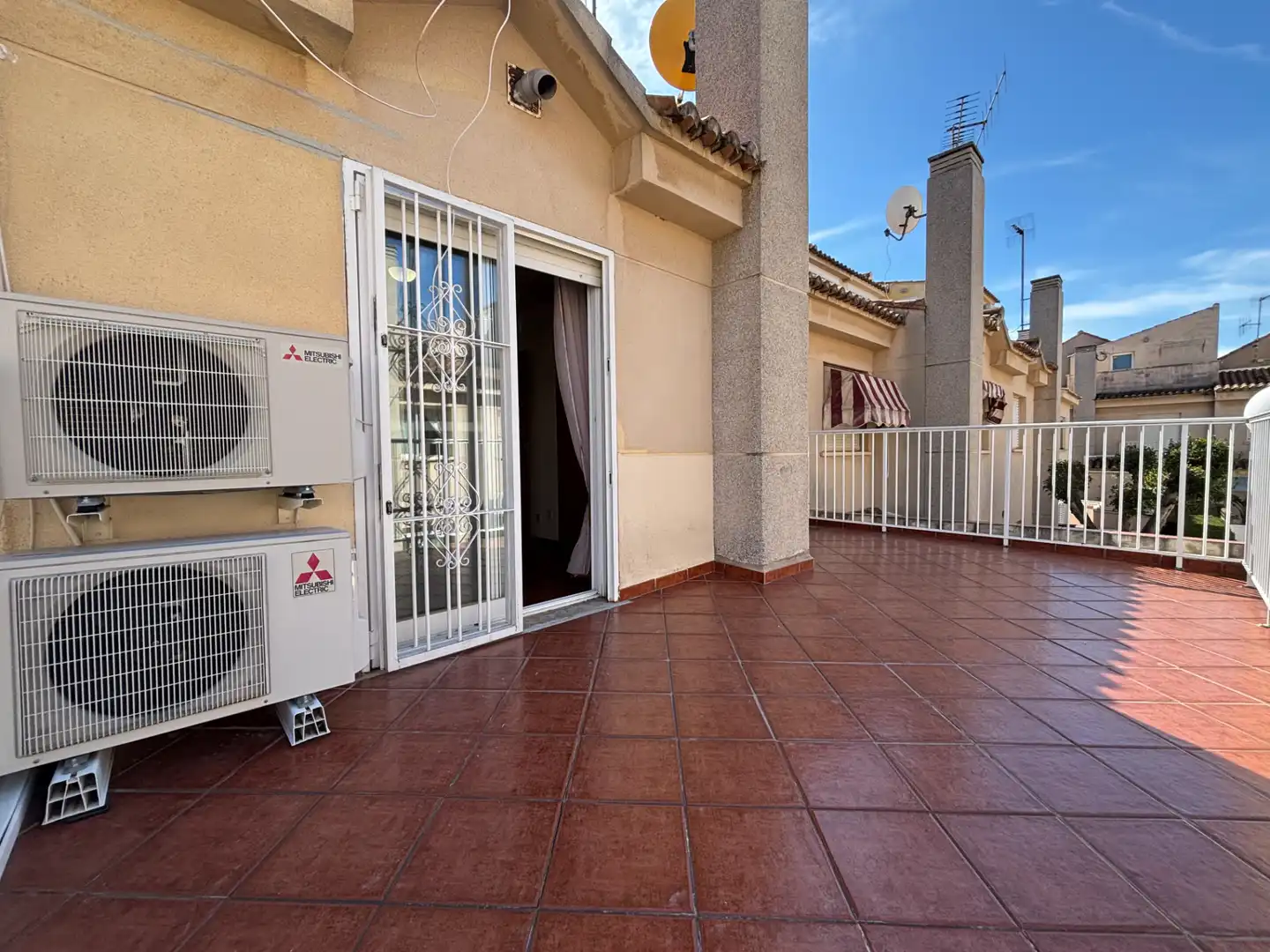 Detached homes for sale in Carrer Zarauz, El Grao