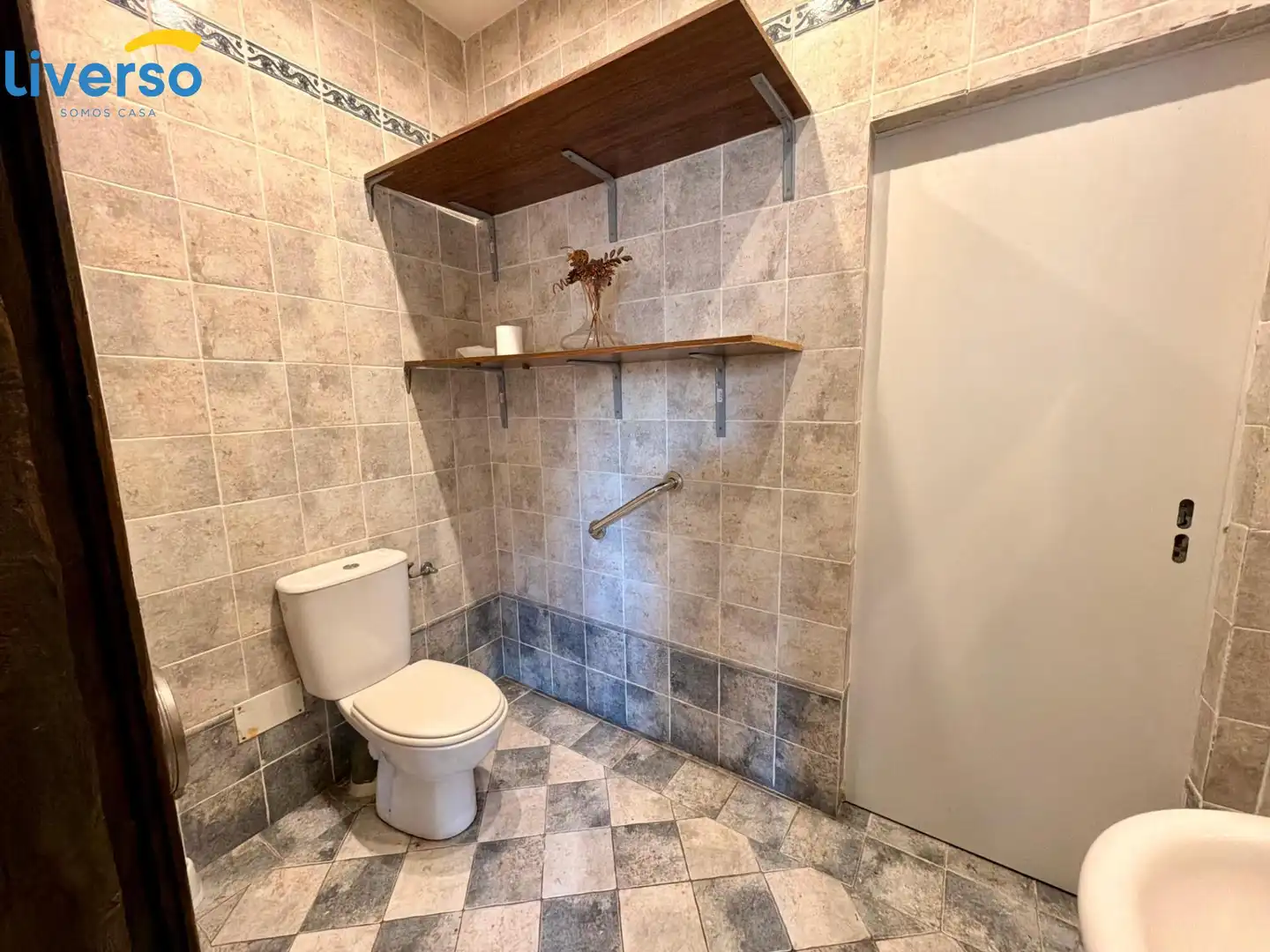 Bathroom of Houses for sale in Arlanzón  with Heating and Furnished