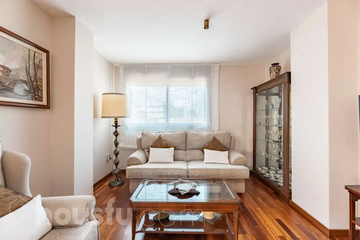 Sala de estar de Piso en venta en Esplugues de Llobregat con Aire acondicionado, Calefacción y Parquet