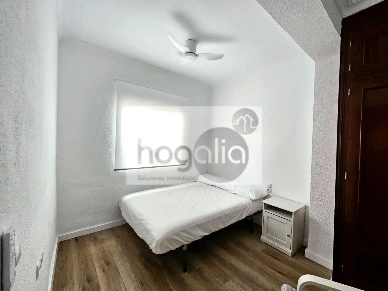 Schlafzimmer von Erdgeschoss zur Miete in Sevilla mit Klimaanlage und Möbliert