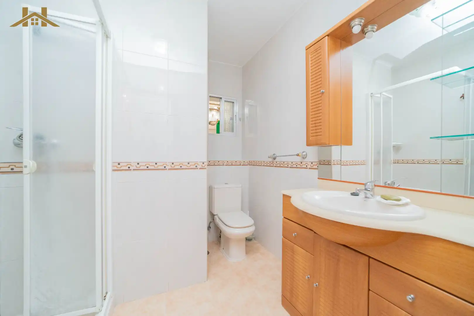 Bathroom of Flat for sale in Leganés  with Terrace and Storage room