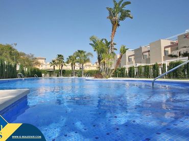 Bungalow avec piscine à vendre à Nueva Torrevieja - Aguas Nuevas