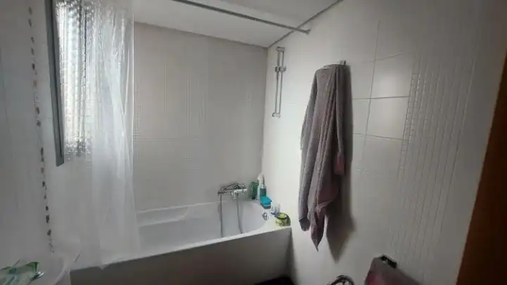 Bathroom of Flat for rent in Valencia  with Air Conditioner, Heating and Furnished