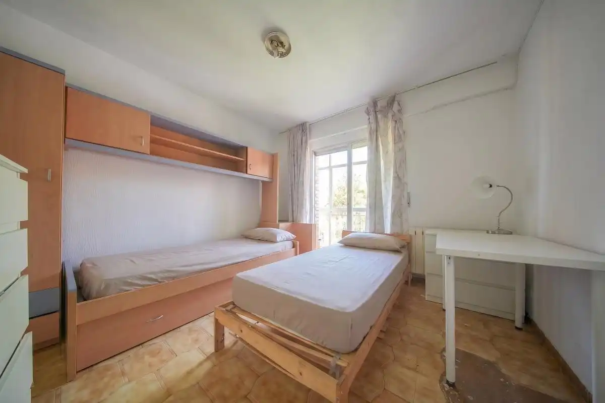 Habitación de Piso en venta en Madrid con Calefacción, Terraza y Amueblado