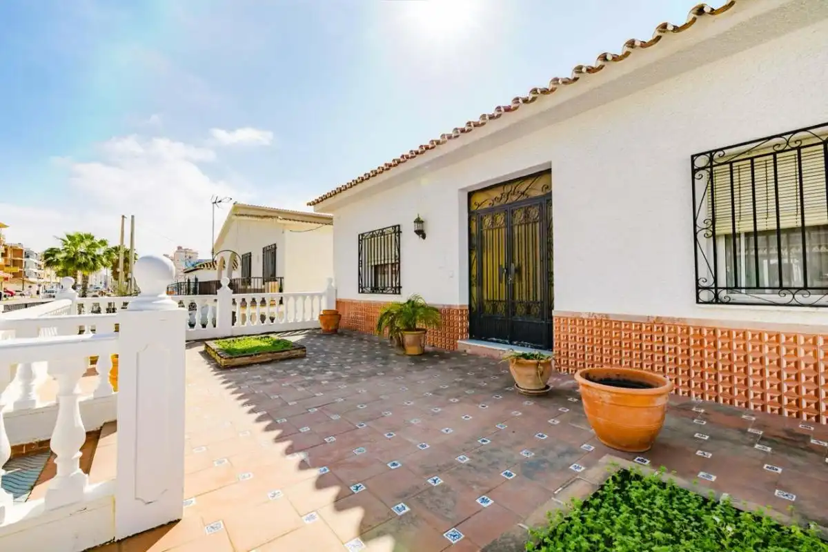 Vista exterior de Casa o chalet en venta en Torrox con Aire acondicionado, Calefacción y Jardín privado