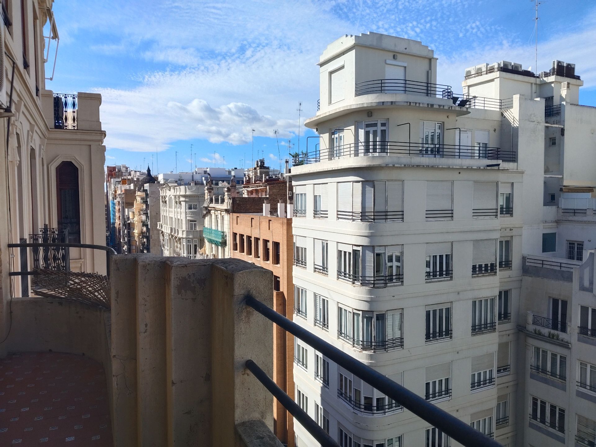 Vista exterior de Pis de lloguer en  Valencia Capital amb Aire condicionat
