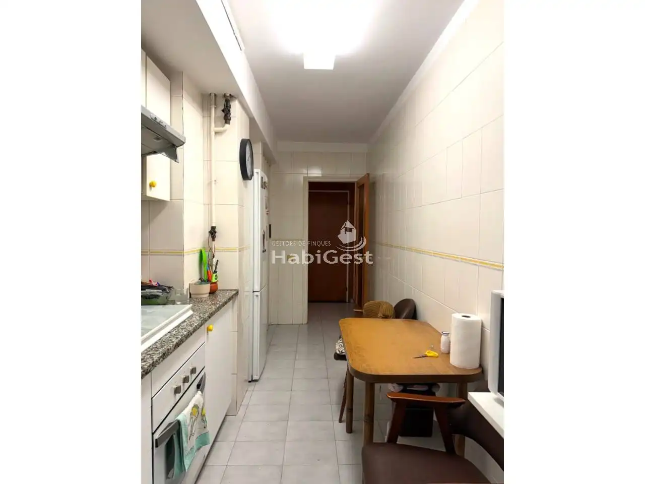 Cuina de Pis de lloguer en Girona amb Calefacció, Moblat i Balcó