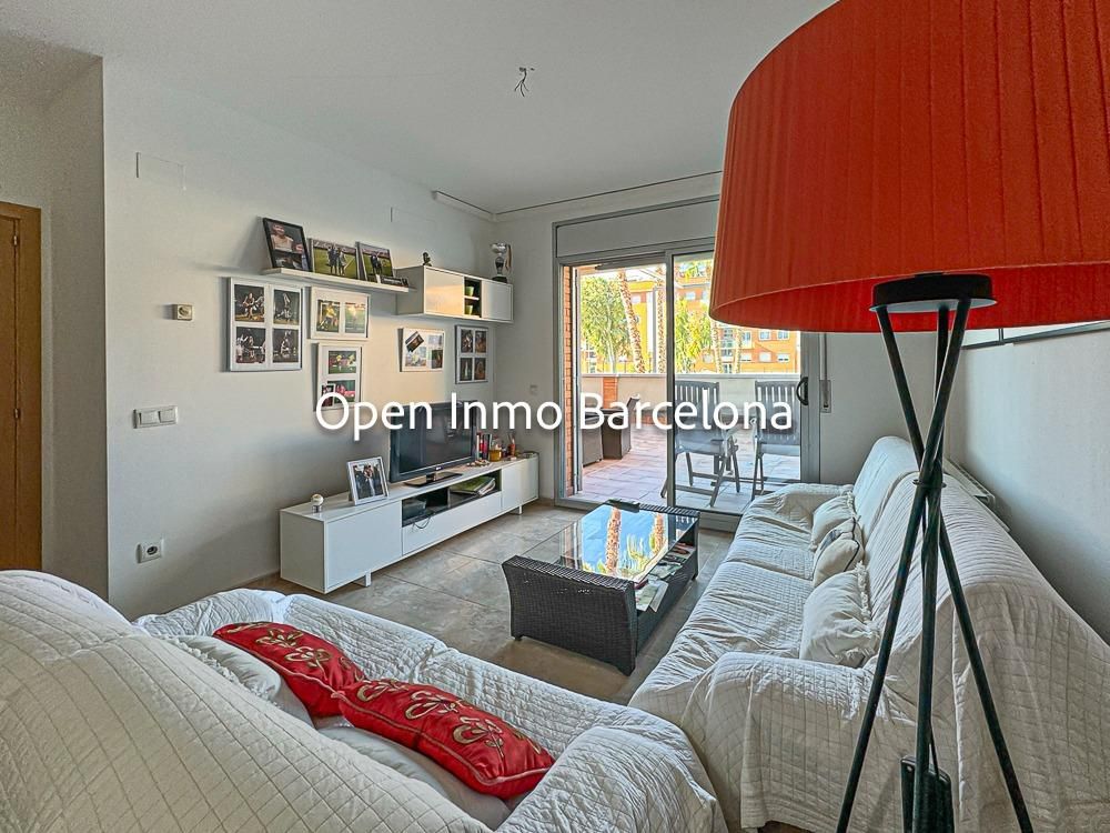 Living room of Planta baja for sale in Cubelles  with Air Conditioner, Heating and Private garden