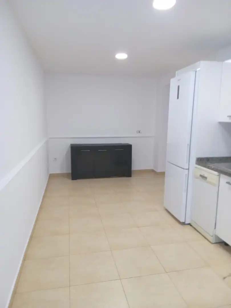 Küche von Wohnung zur Miete in Sevilla mit Klimaanlage, Heizung und Waschmaschine