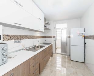 Kitchen of Flat for sale in  Sevilla Capital  with Air Conditioner, Terrace and Balcony