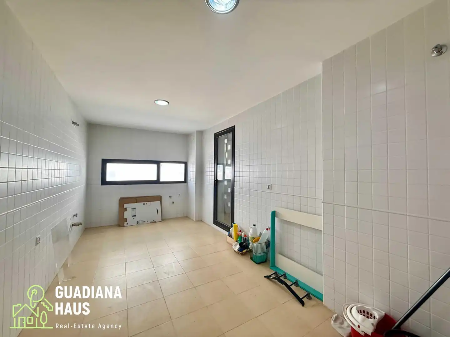 Appartamento con piscina in vendita a Calle ESTADIO 1, imagen 3