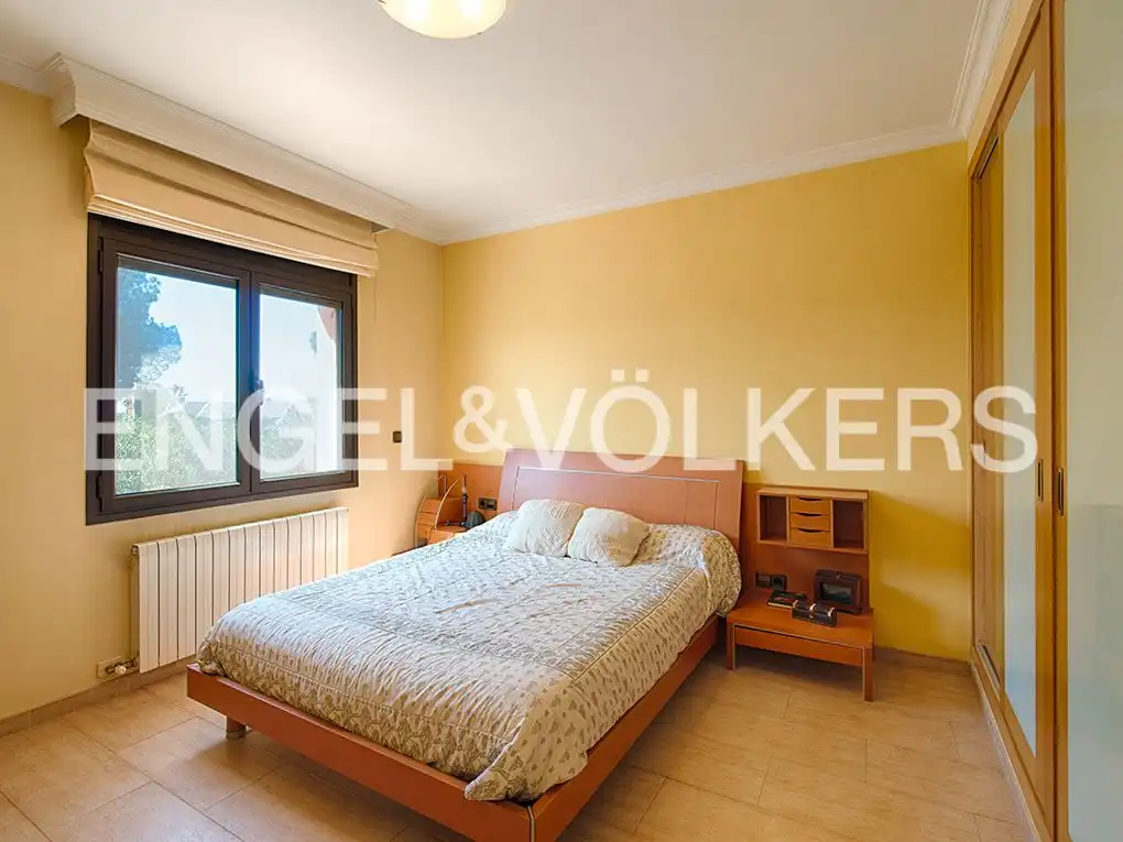 Schlafzimmer von Haus oder Chalet zum Verkauf in Mollet de Peralada mit Heizung, Terrasse und Abstellraum