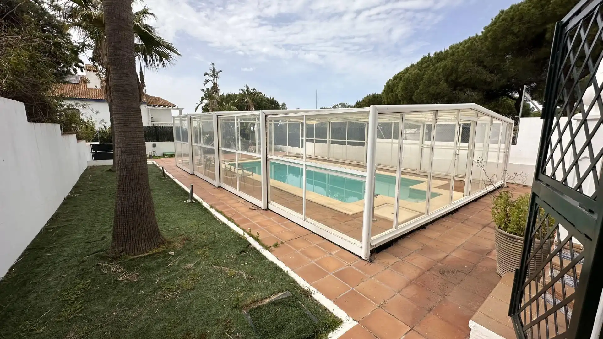 Piscina de Casa adosada en venta en Mazagón, Huelva
