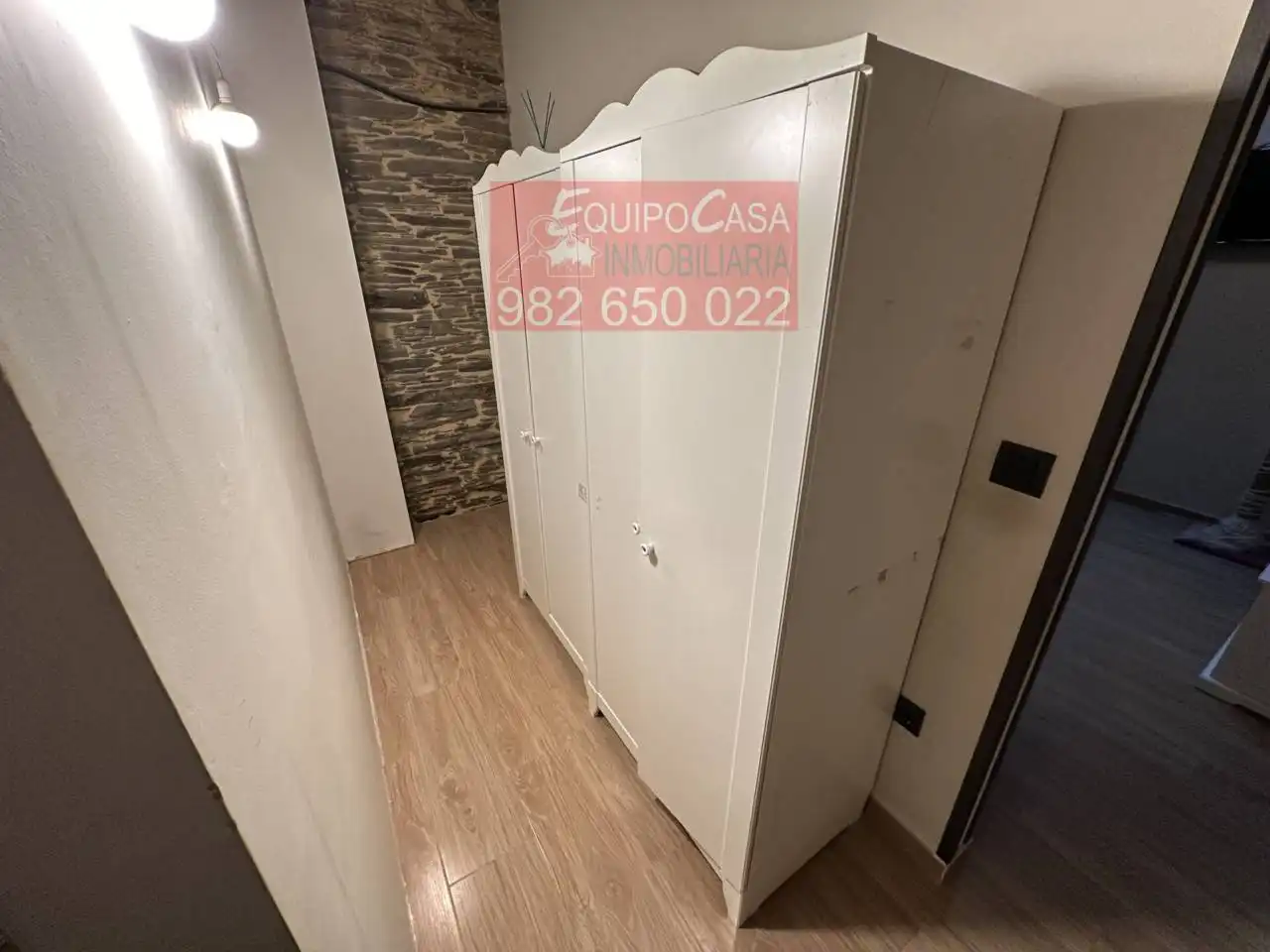 Dormitori de Casa o xalet en venda en Castro de Rei amb Calefacció, Jardí privat i Parquet