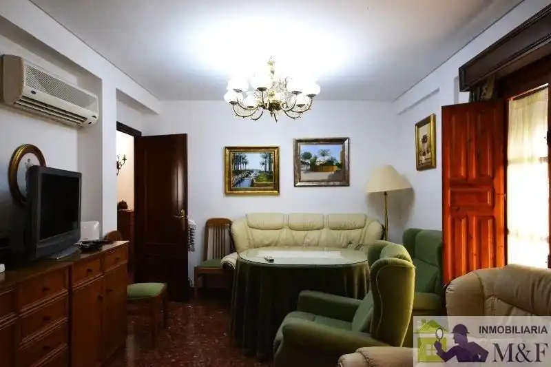 Sala de estar de Piso en venta en Palma del Río con Aire acondicionado, Trastero y Amueblado